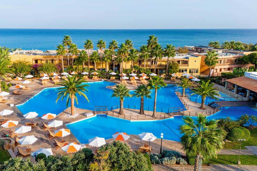 Aquila_Rithymna_Beach
