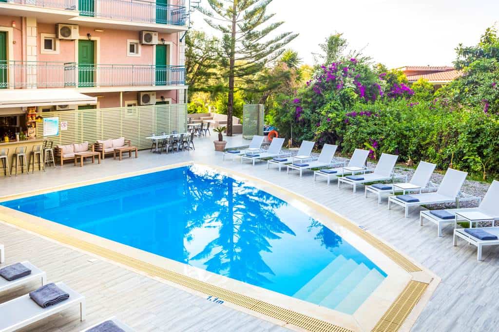 Ardavani_Hotel