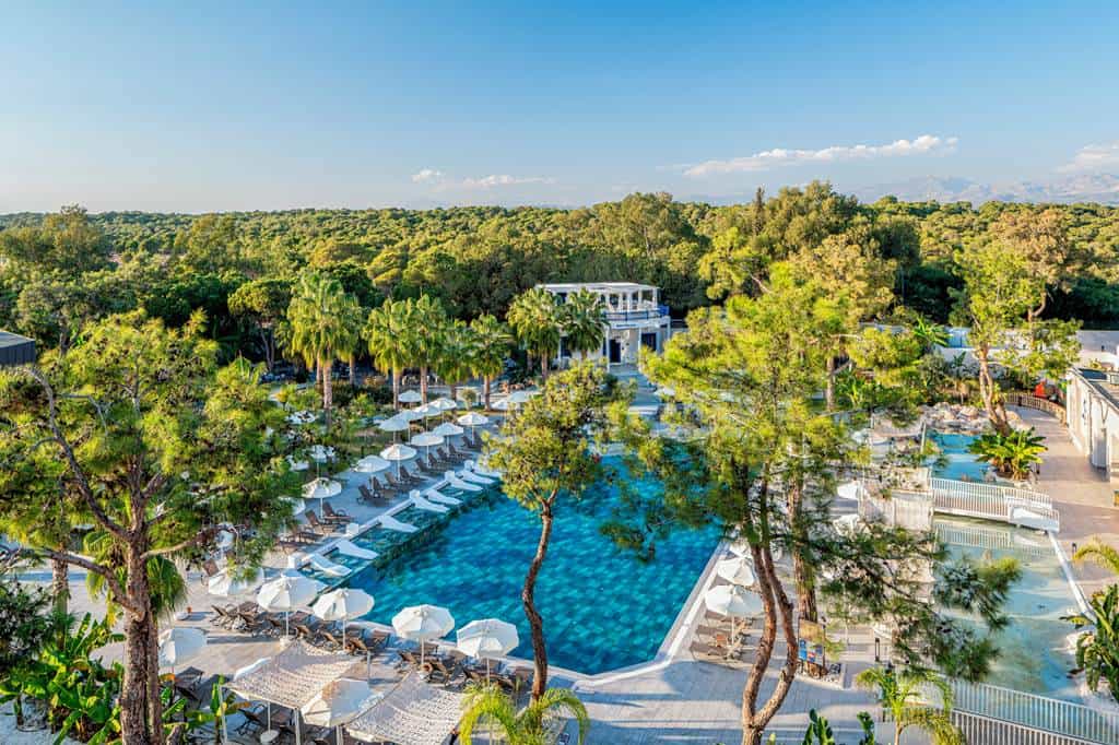 Berry_Blue_Hotel