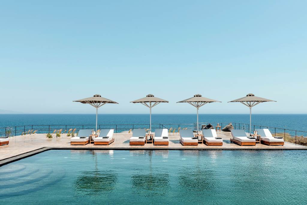 Colombo's_Beachfront