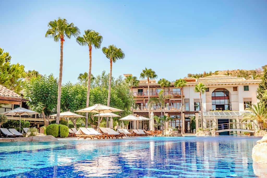 Columbia_Beach_Resort