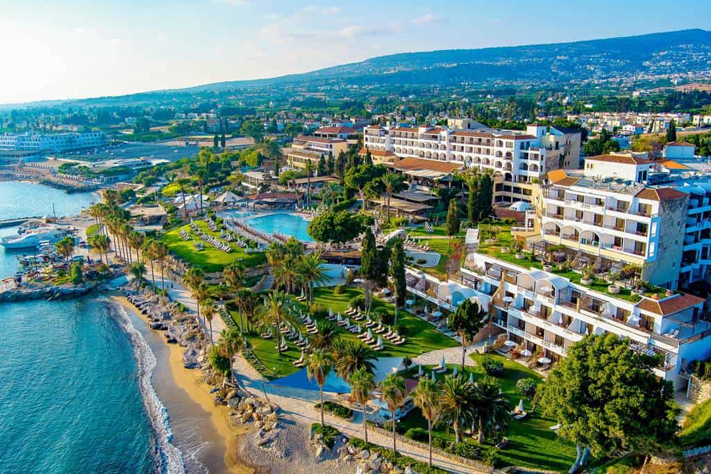 Coral_Beach_Hotel_&_Resort