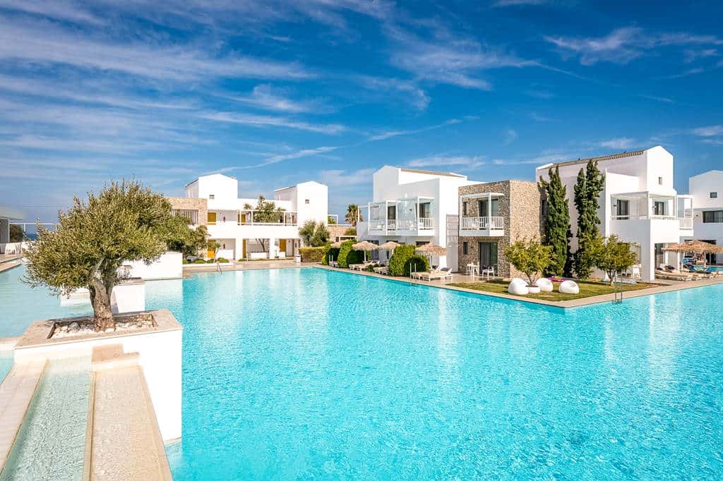 Diamond_Deluxe_Hotel