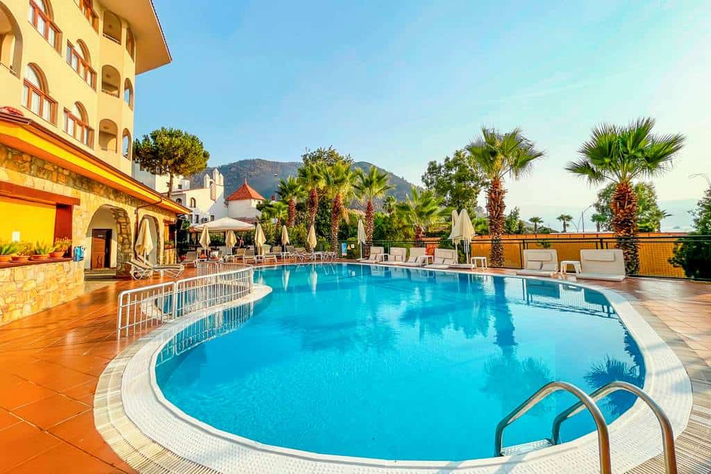 Fortuna_Beach_Hotel
