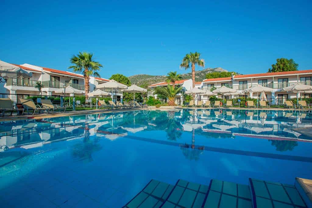 Golden_Coast_Hotel_&_Bungalows