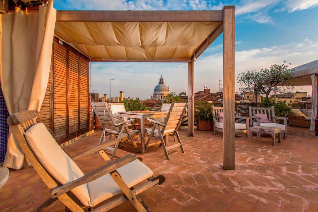 Hotel_Saturnia_&_International
