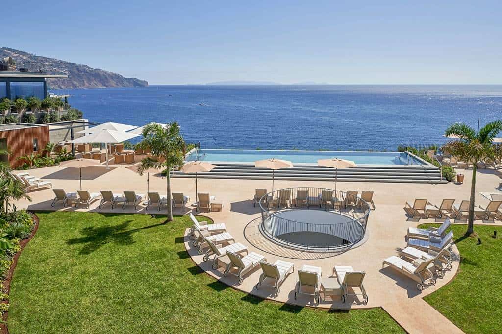 Les_Suites_at_The_Cliff_Bay