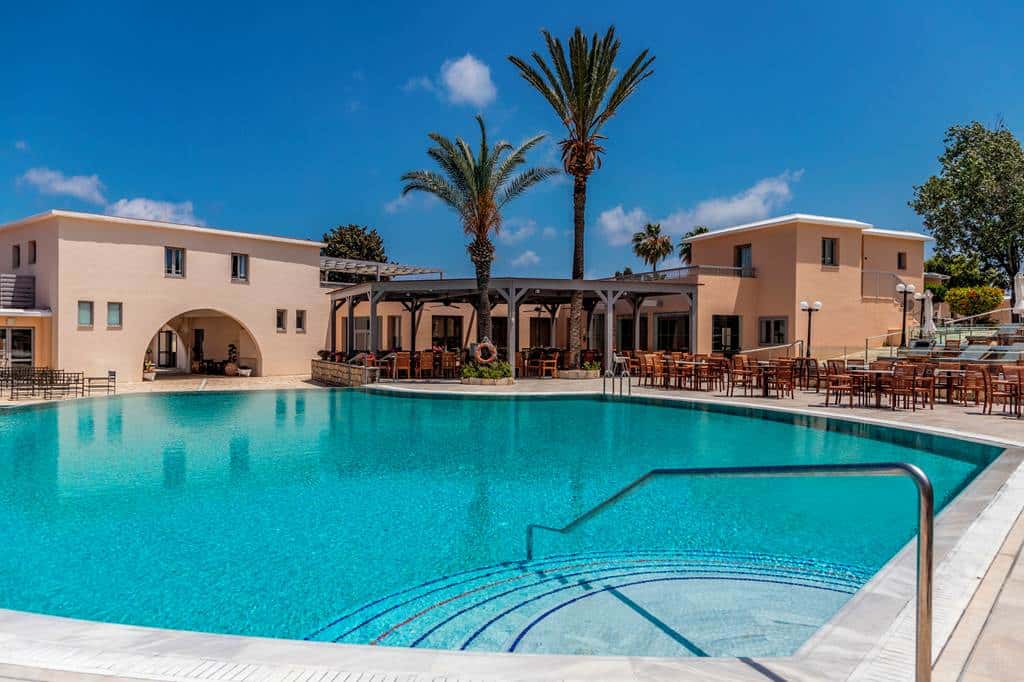 Louis_St._Elias_Resort