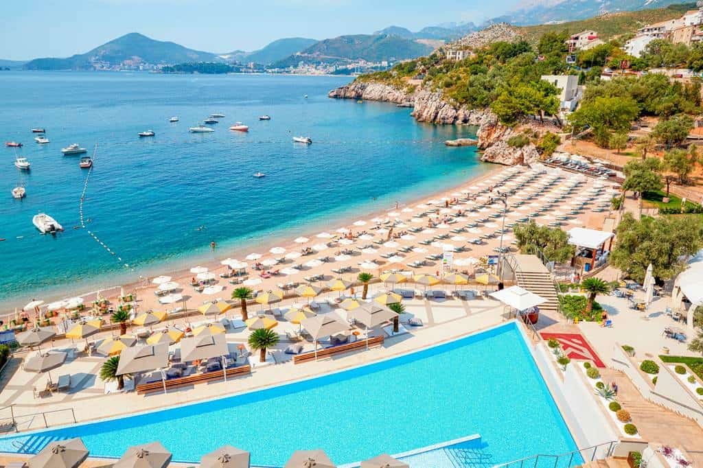 Maestral_Resort_&_Casino