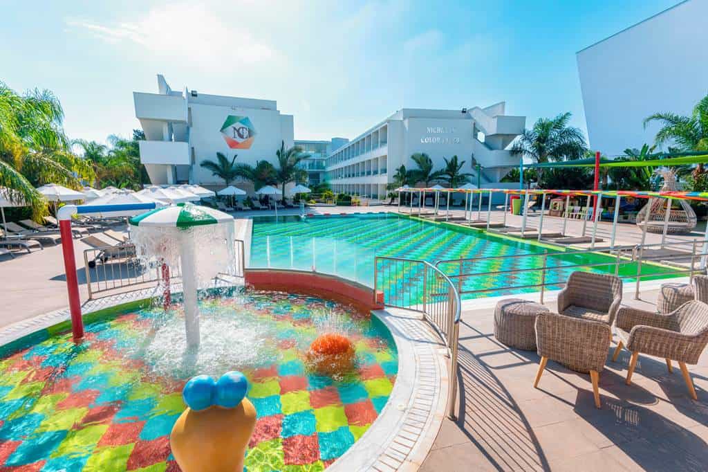 Nicholas_Color_Hotel