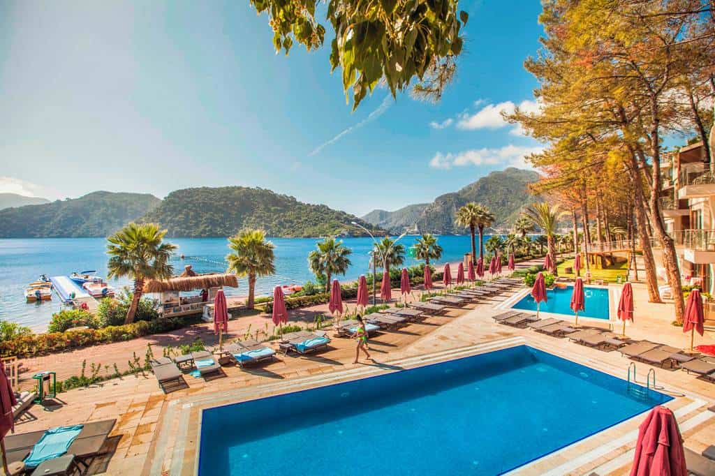 Orka_Lotus_Beach
