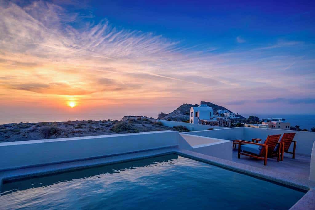 Potnia_Theron_Suites