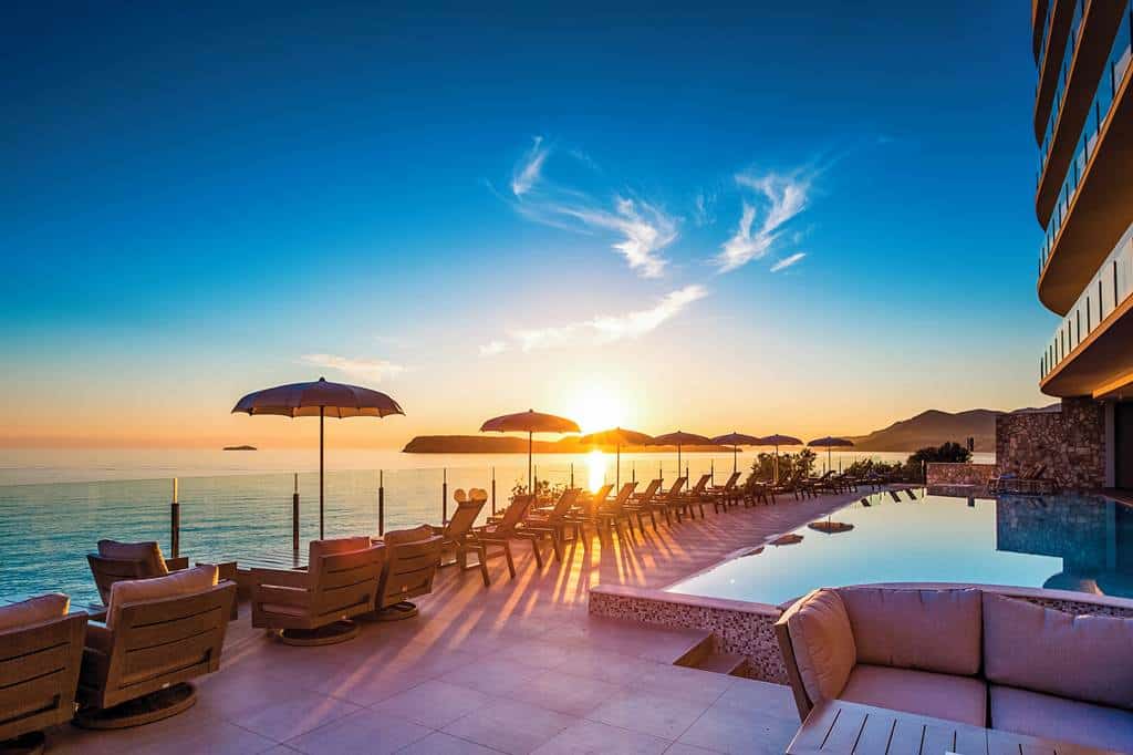 Royal_Blue_Hotel
