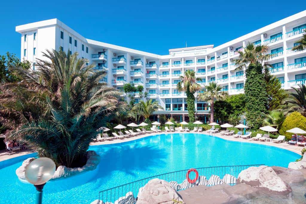 Tropical_Beach_Hotel